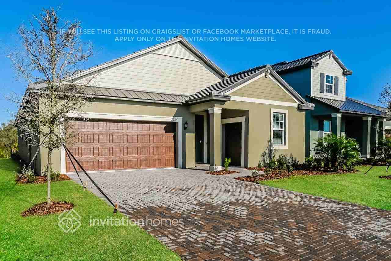 1627 142nd Ter E - Photo 2 of 18