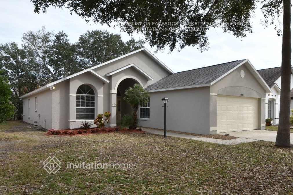 2903 Pebble Creek St - Photo 2 of 17