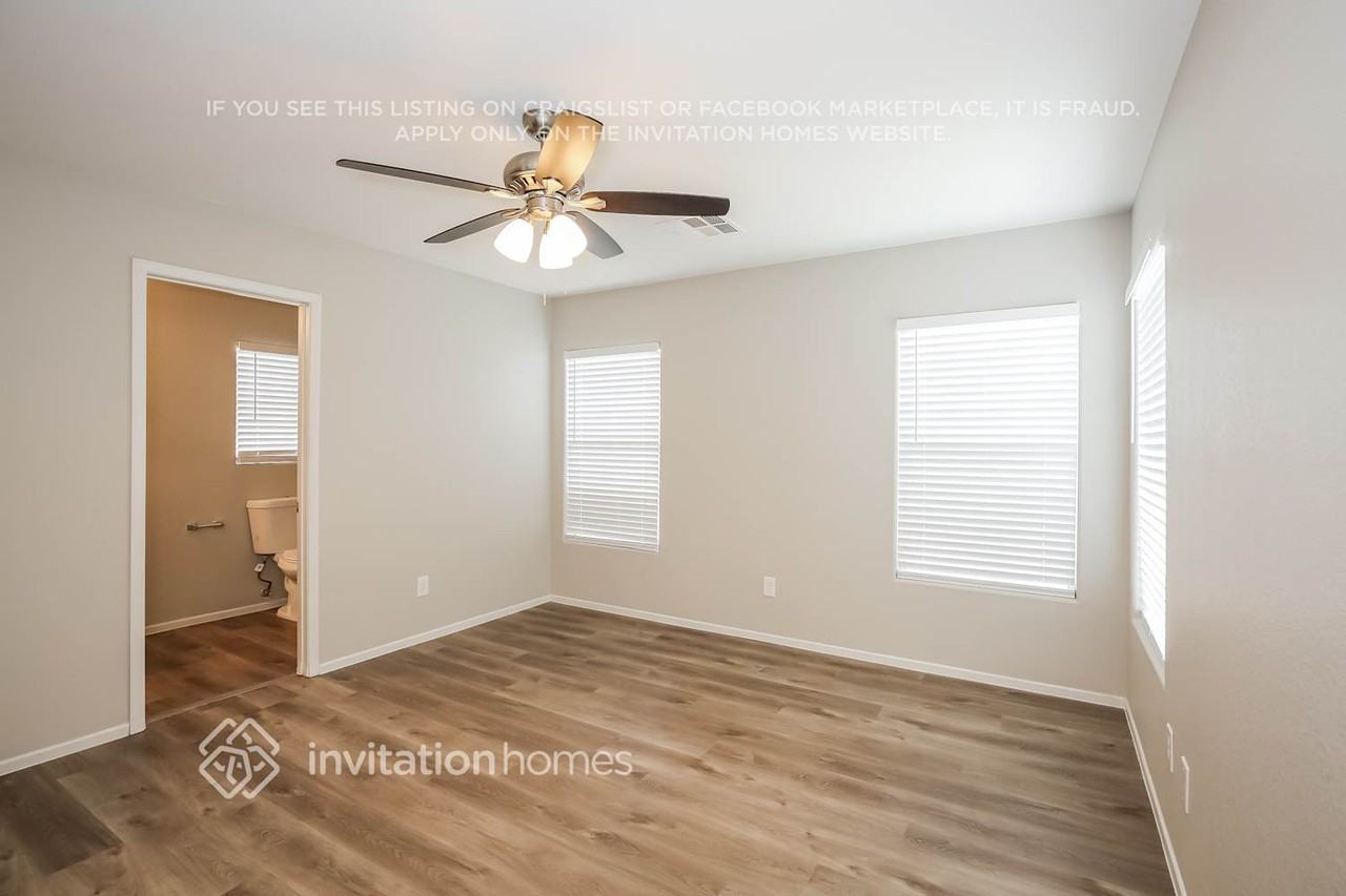 8392 Bismark Sapphire St - Photo 7 of 13