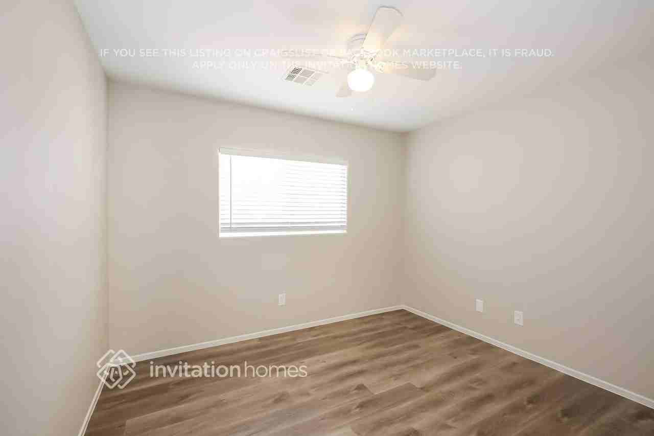 8392 Bismark Sapphire St - Photo 6 of 13