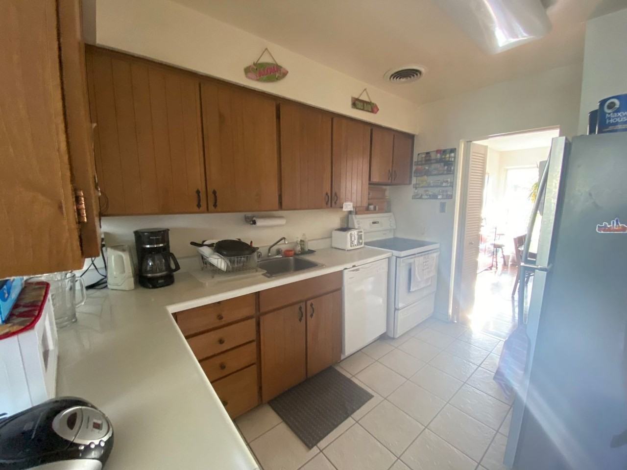 Davisville Avenue - Photo 5 of 14