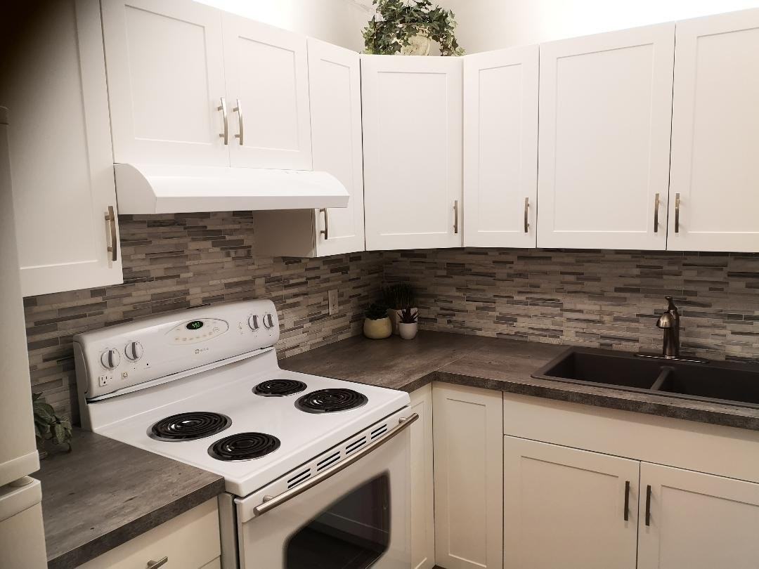 1974 St. Laurent Blvd - Photo 3 of 16