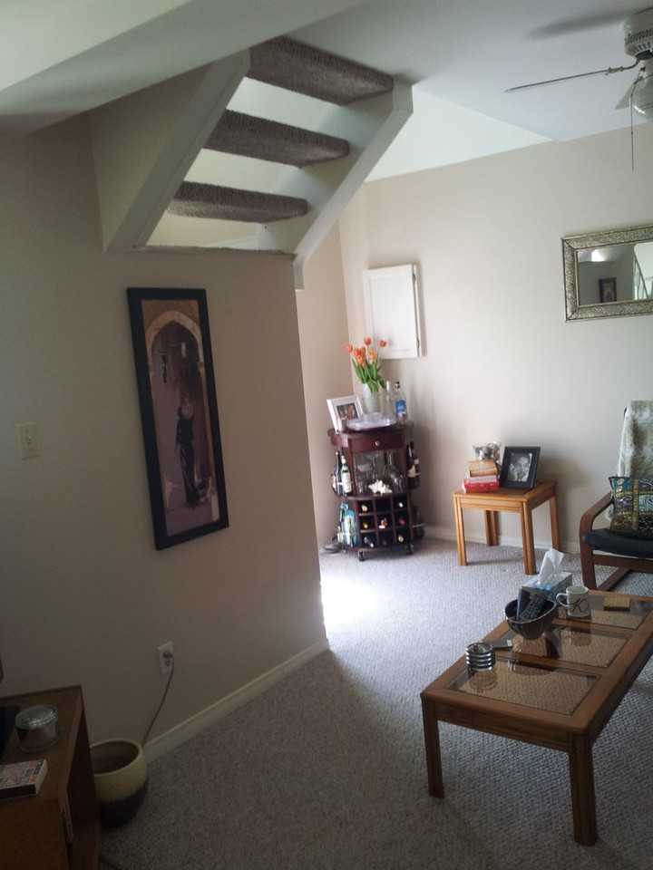 471 Mcleod St - Photo 3 of 20