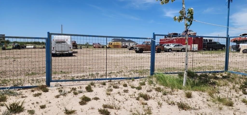 10108 N Us Highway 277 - Photo 2 of 22