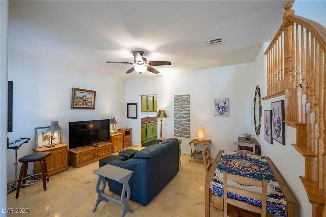 359 Hoskins Ct - Photo 7 of 50