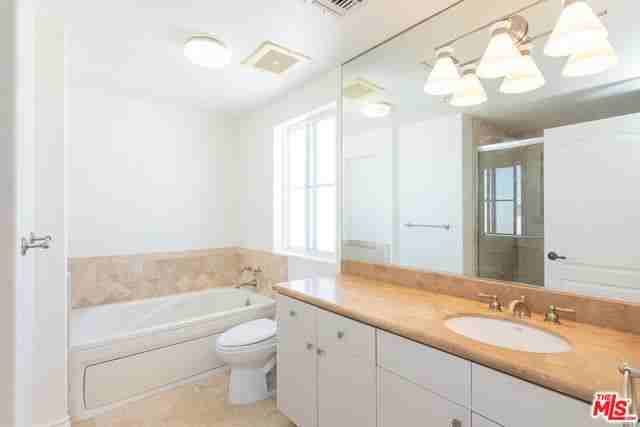 1123 18th St - Photo 2 of 8