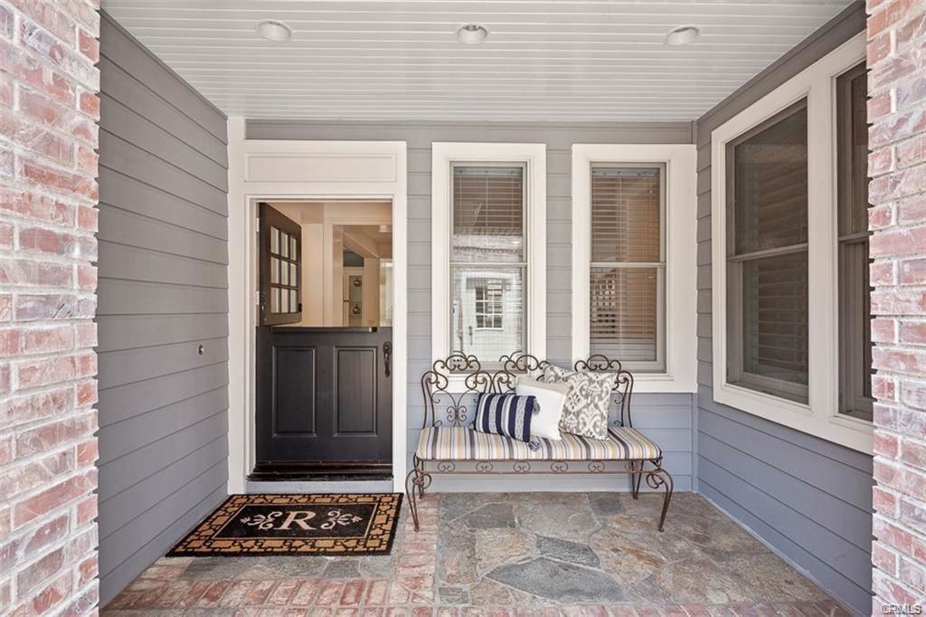 17 Castaways N - Photo 3 of 8