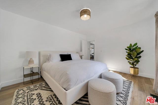 8822 Rosewood Ave - Photo 3 of 8