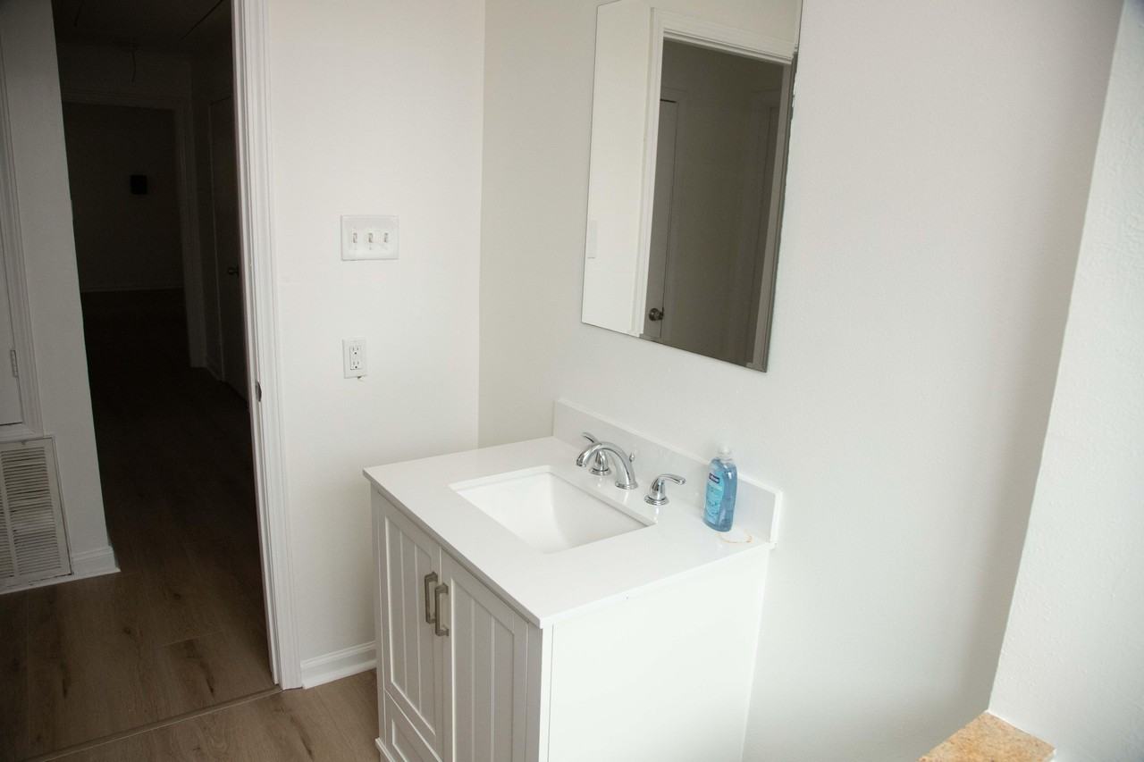 Rhodes Ave - Photo 3 of 8