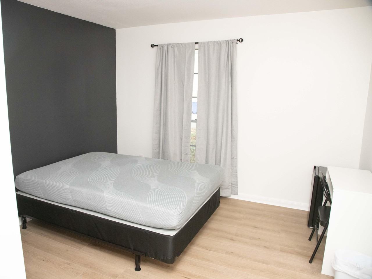 Rhodes Ave - Photo 5 of 8