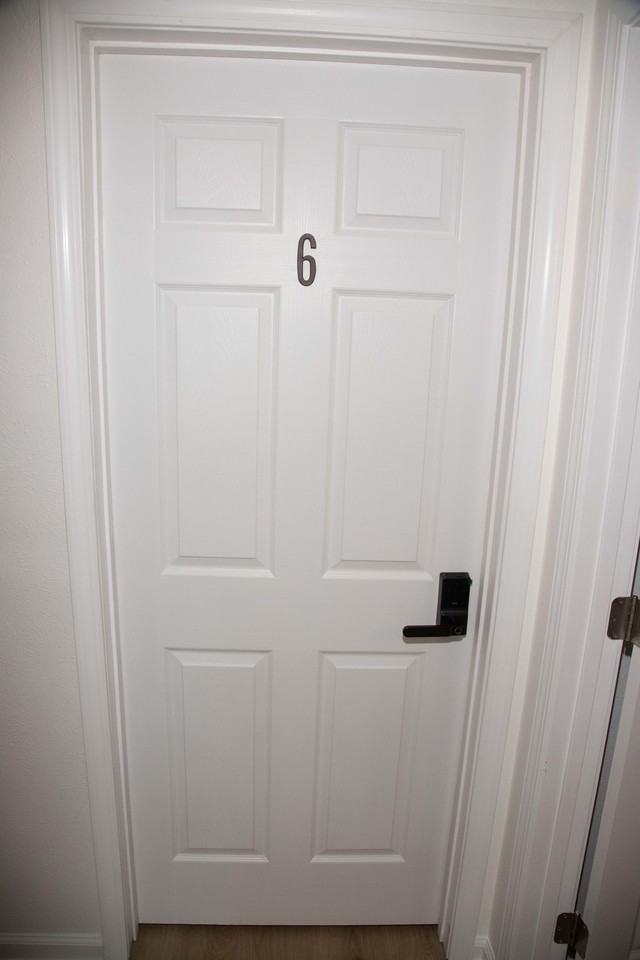 Rhodes Ave - Photo 6 of 8