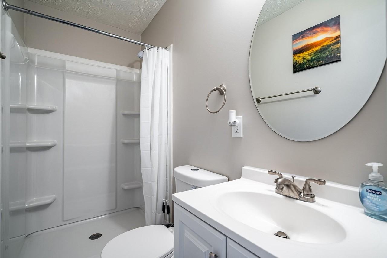 Pineglen Dr - Photo 6 of 18