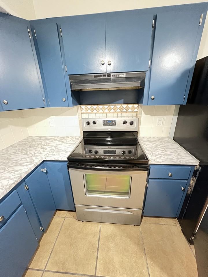 Troy Ave - Photo 2 of 3