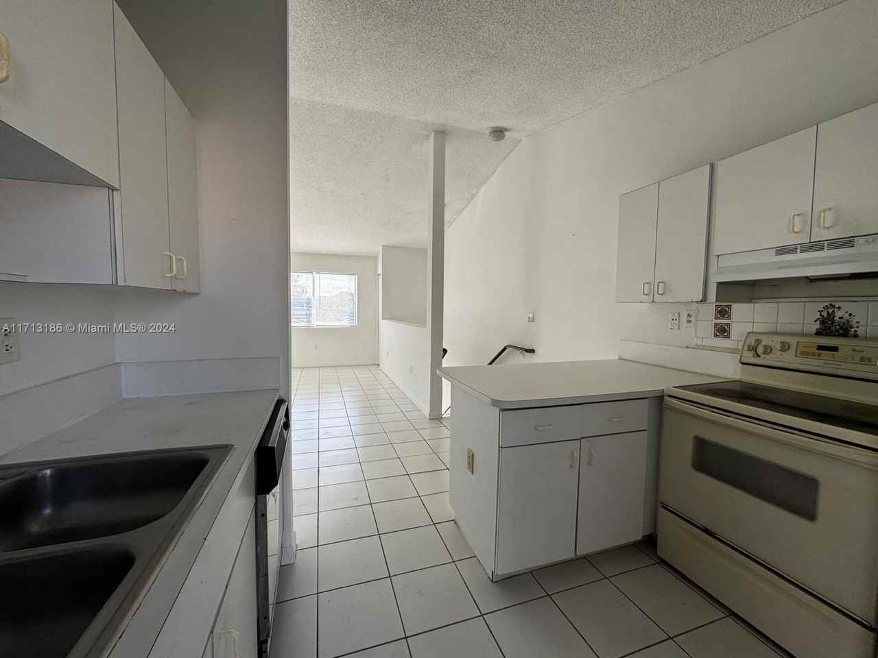 7841 Sw 152nd Ave #502-5 - Photo 3 of 8