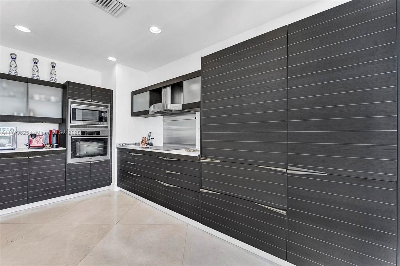 200 Biscayne Boulevard Way #5001 - Photo 7 of 48