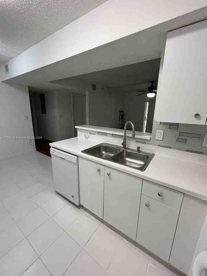 5540 Nw 61st St #422 - Photo 4 of 20