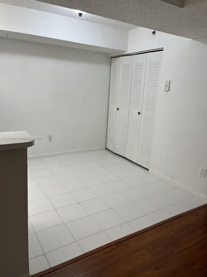 5540 Nw 61st St #422 - Photo 5 of 20