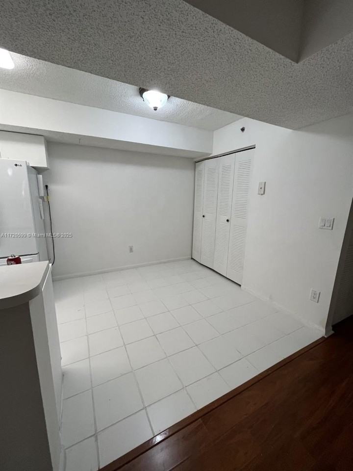 5540 Nw 61st St #422 - Photo 6 of 20