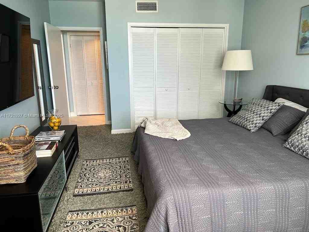 3725 S Ocean Dr #PH04 - Photo 5 of 17