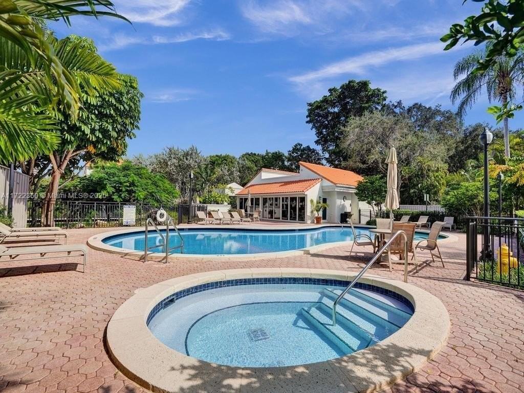 8850 Southwest 67th Court - Photo 6 of 49