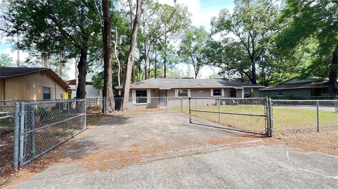 6216 Southwest 10th Place #B - Photo 6 of 24