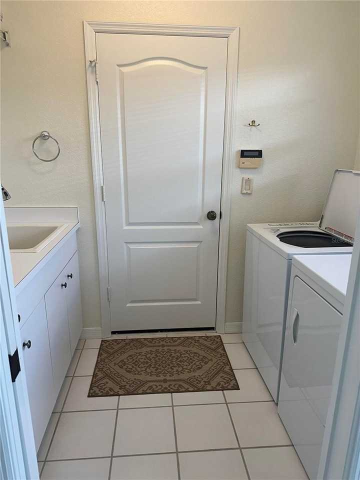 1329 Clubview Ct - Photo 4 of 20