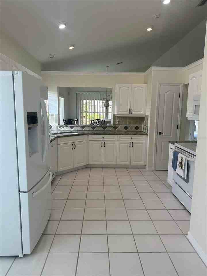 1329 Clubview Ct - Photo 5 of 20