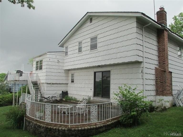 7 Theresa Ln - Photo 3 of 16