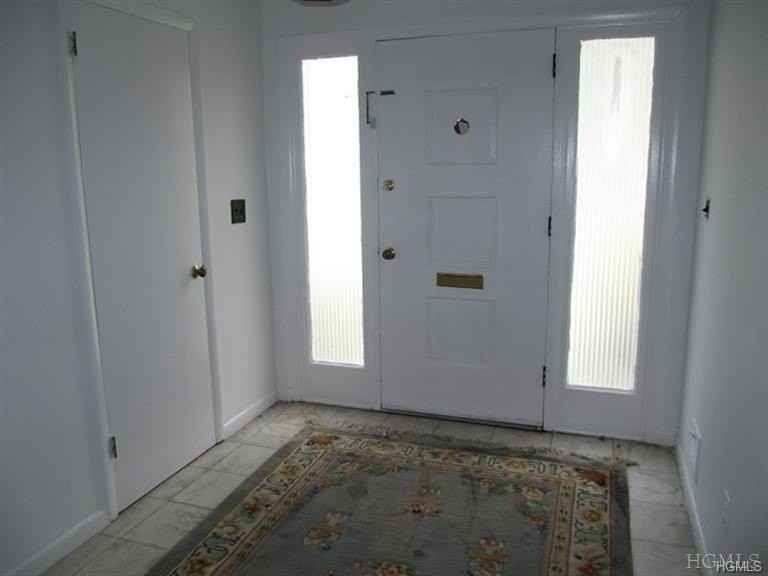 7 Theresa Ln - Photo 4 of 16