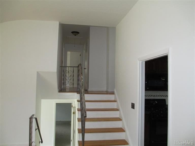 7 Theresa Ln - Photo 5 of 16