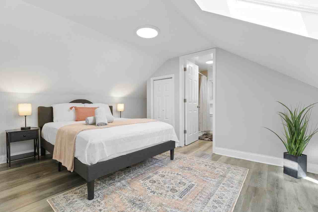 2446 1st Ave - Photo 2 of 31