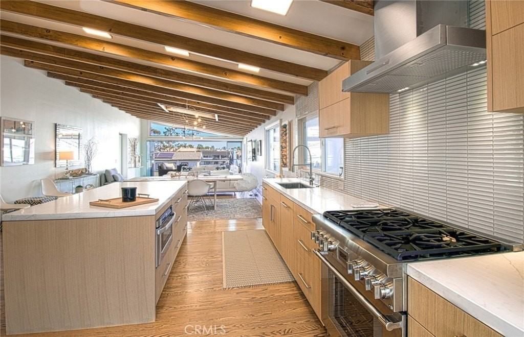 308 Poppy Ave - Photo 5 of 26