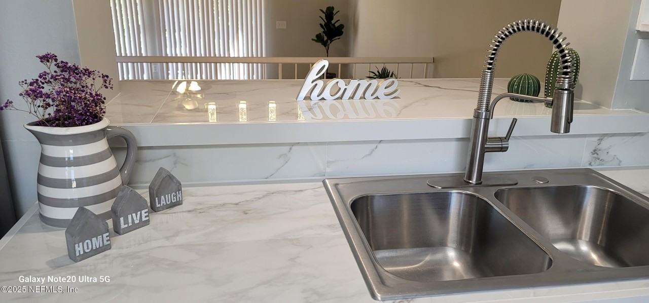 7640 Las Palmas Way - Photo 5 of 42