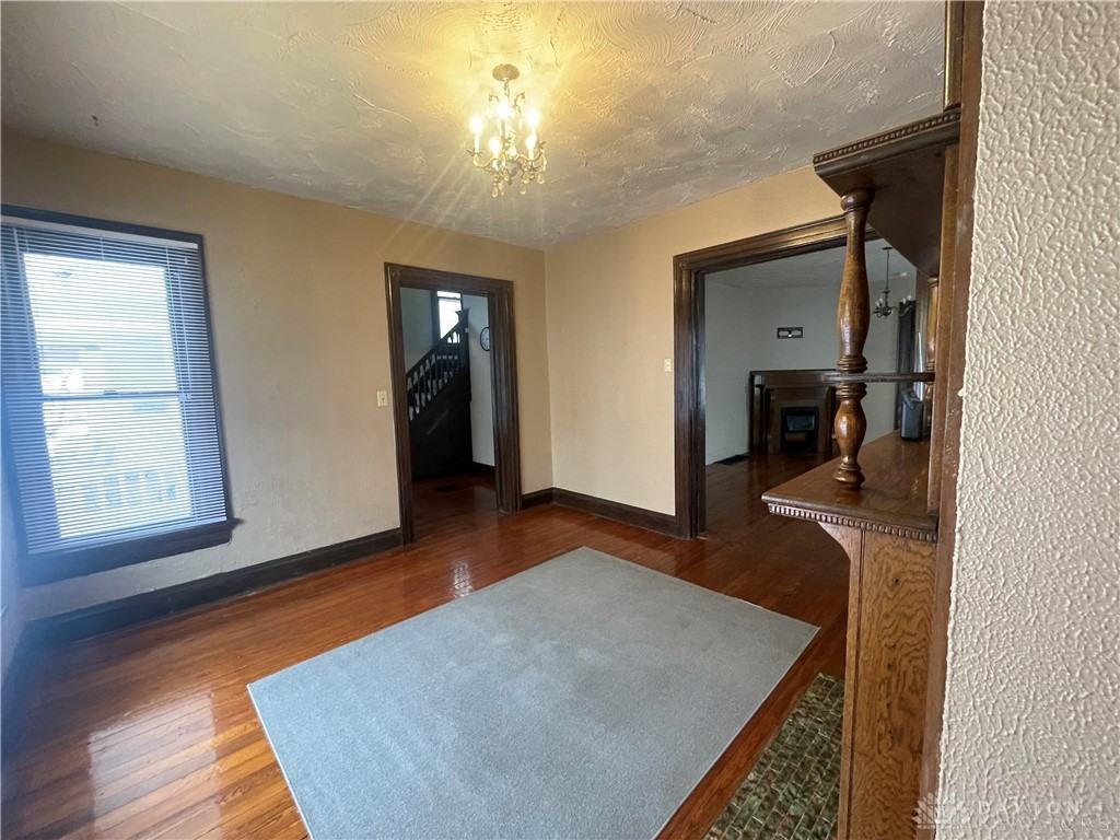 254 Linden Ave - Photo 3 of 13