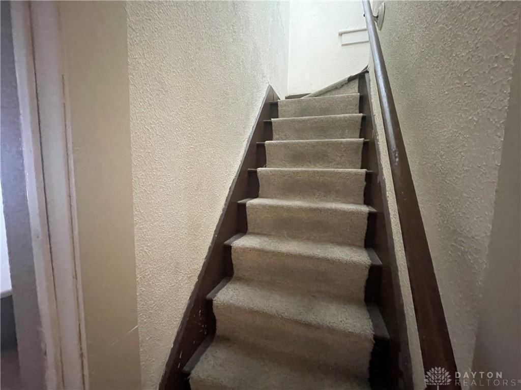 254 Linden Ave - Photo 6 of 13