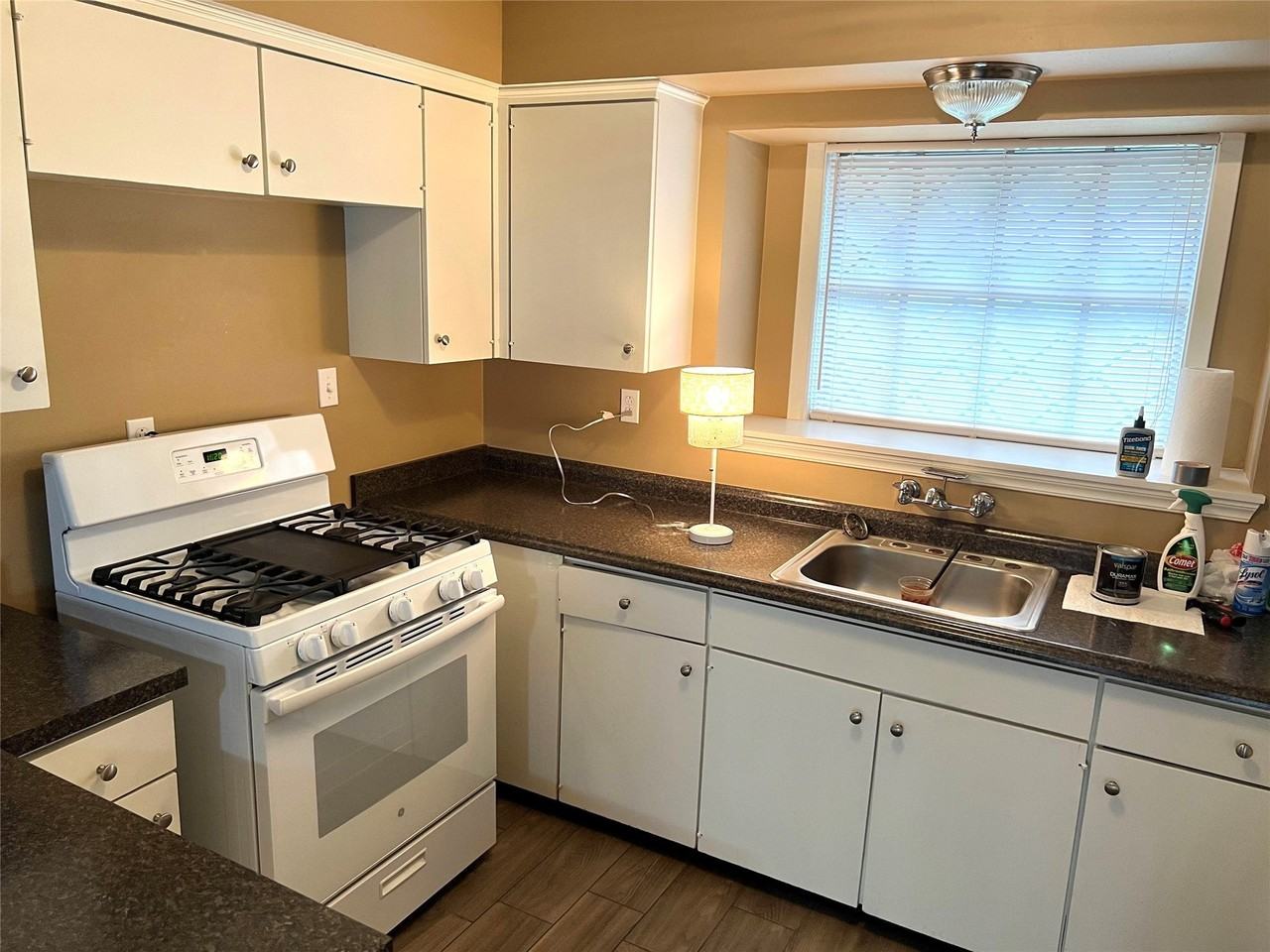 514 W Sunnyside St - Photo 3 of 10