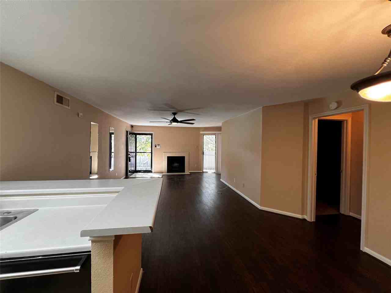 10753 Braes Bend Dr - Photo 4 of 15