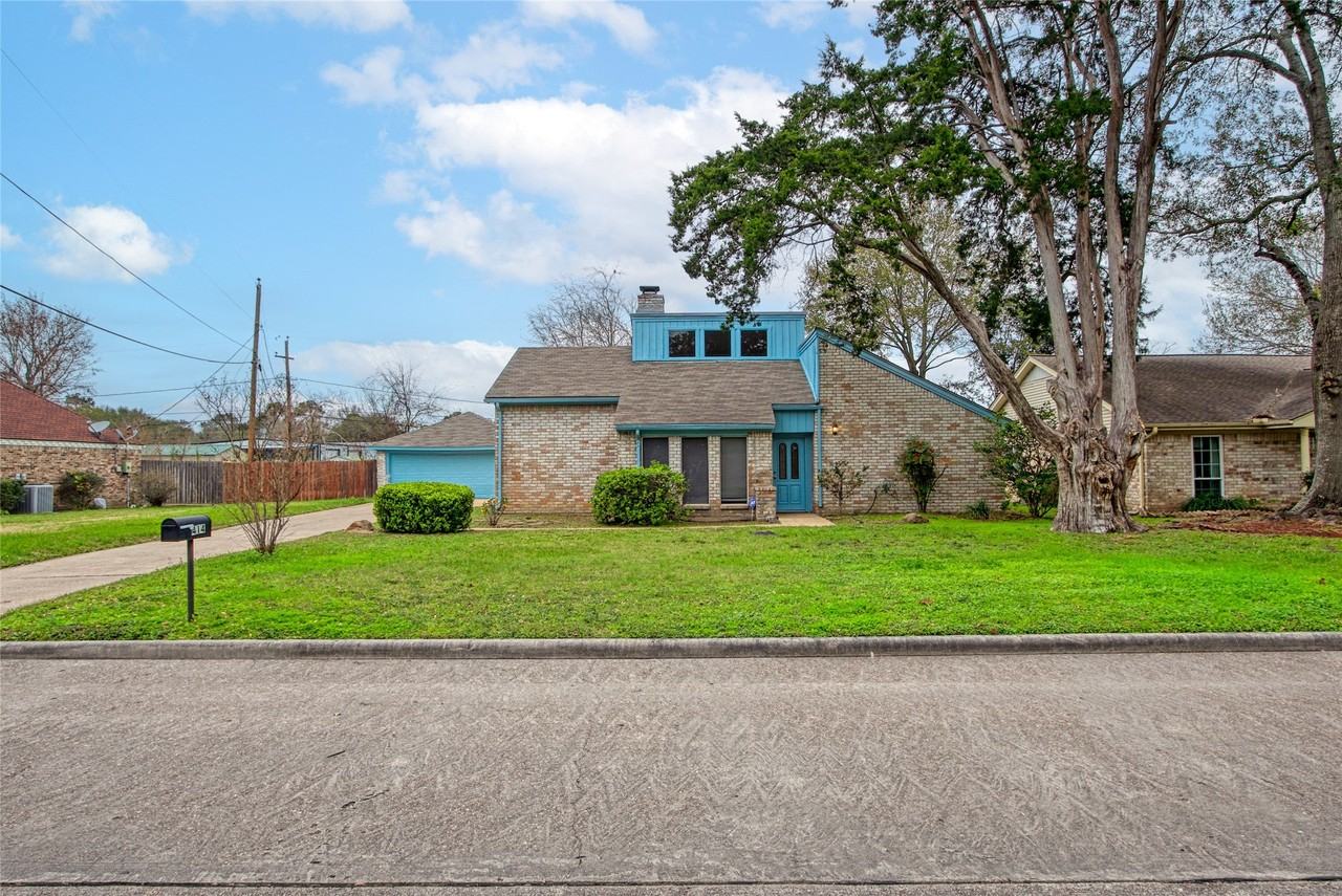 414 N Pecan Dr - Photo 2 of 20