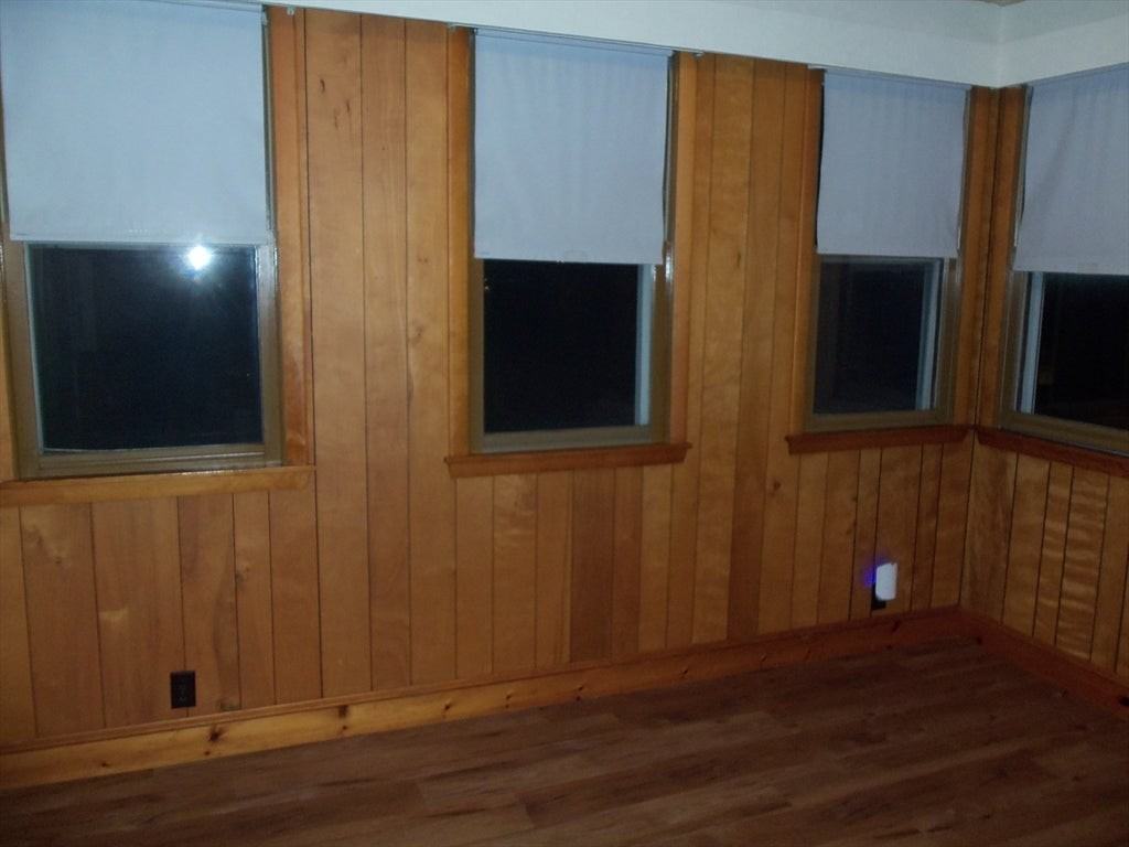 102 4th Ave - Photo 4 of 6