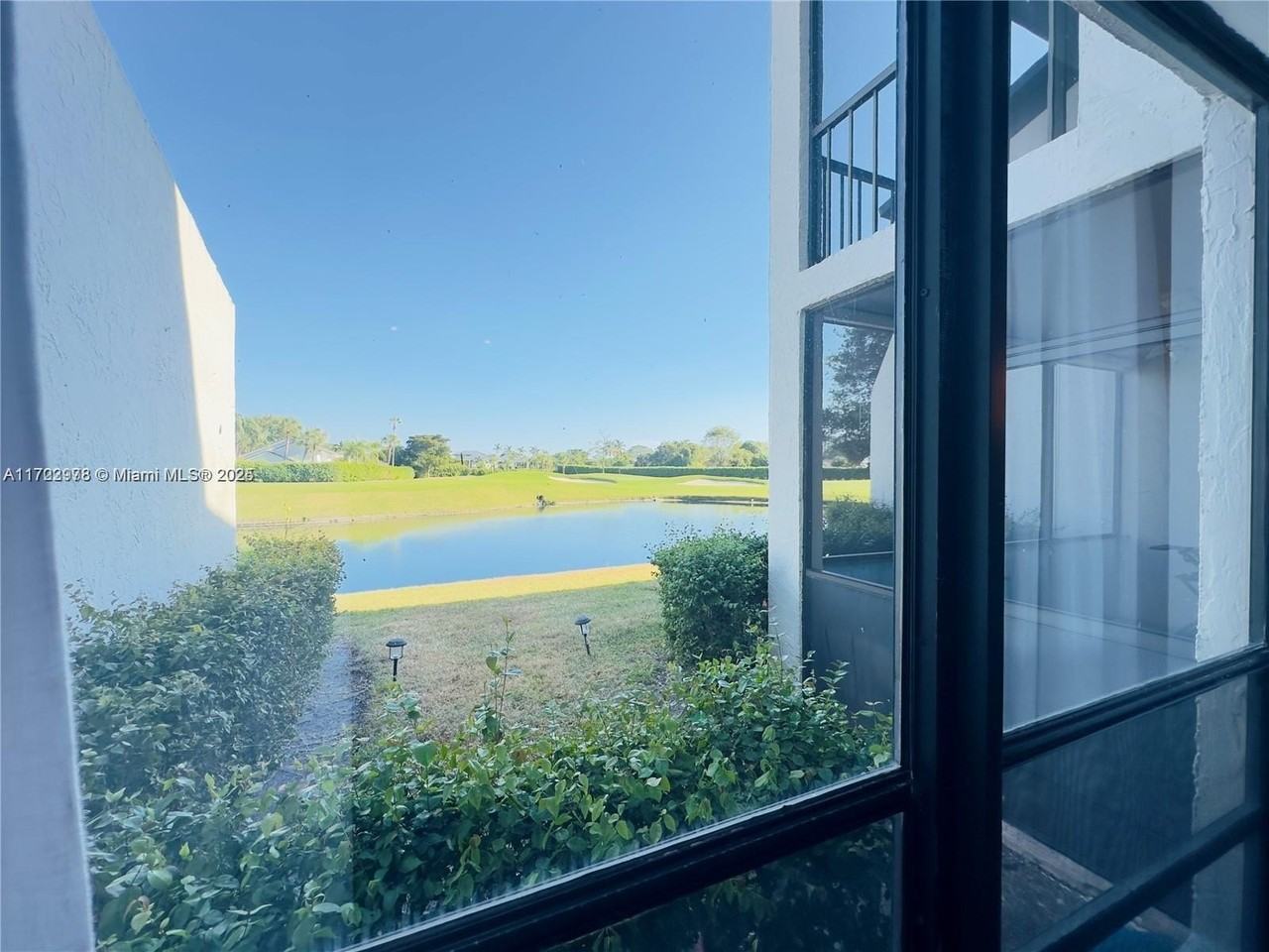 900 Greensward Ln - Photo 7 of 29