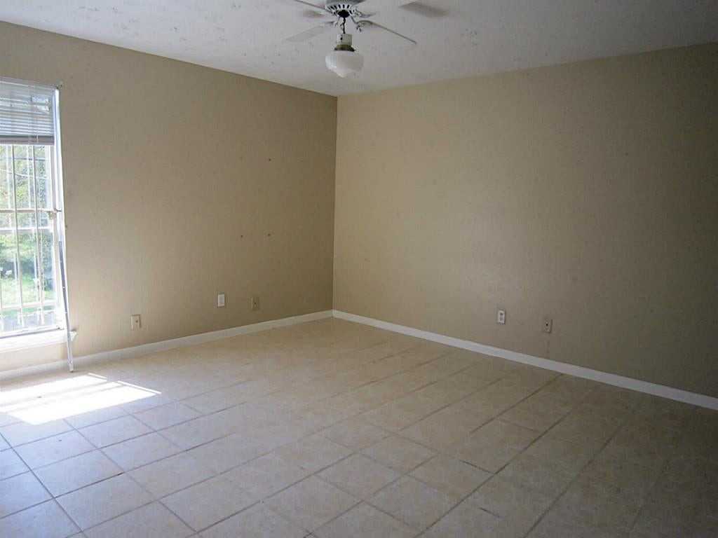 8339 E Ridge Dr - Photo 4 of 17