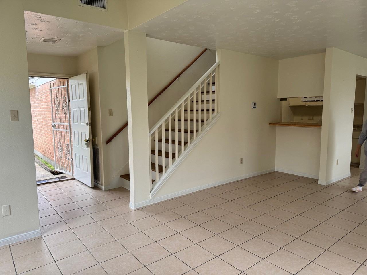 8339 E Ridge Dr - Photo 5 of 17