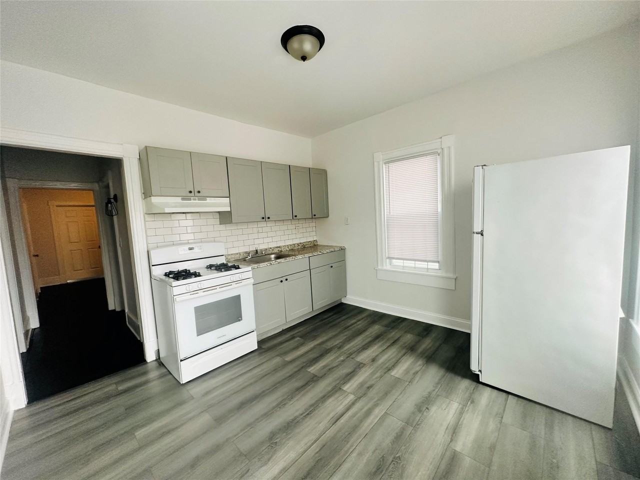 80 N Hamilton St - Photo 4 of 16