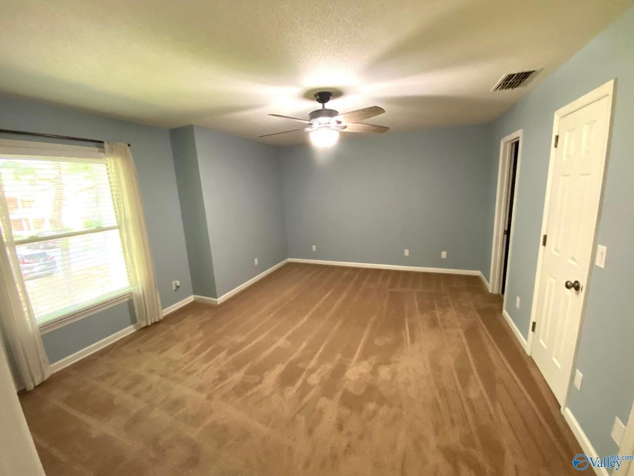 2053 Woodlawn Dr Sw #2053 - Photo 4 of 21