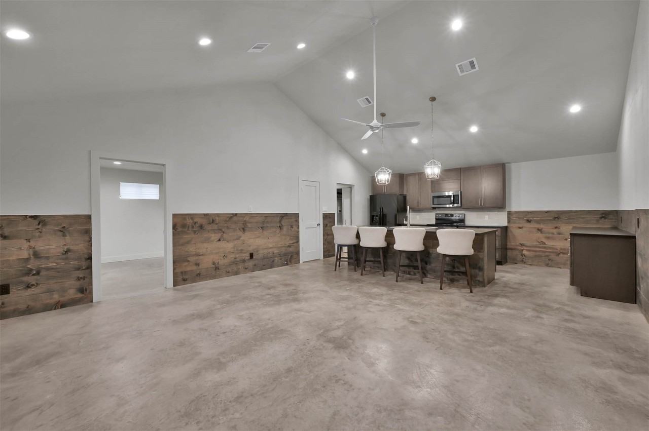 13891 Kidd Rd - Photo 4 of 27