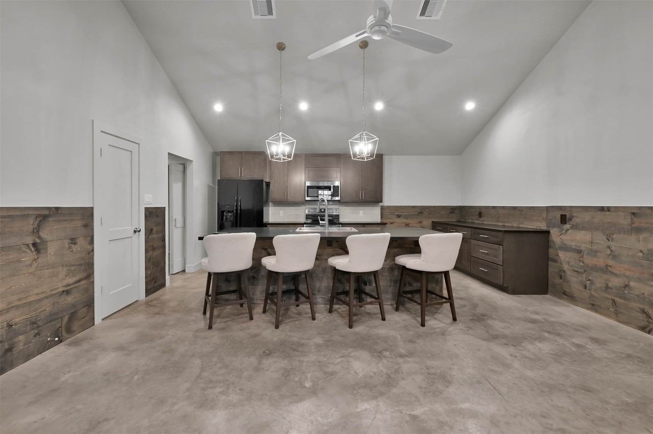 13891 Kidd Rd - Photo 5 of 27