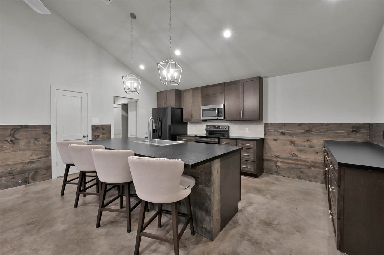 13891 Kidd Rd - Photo 6 of 27