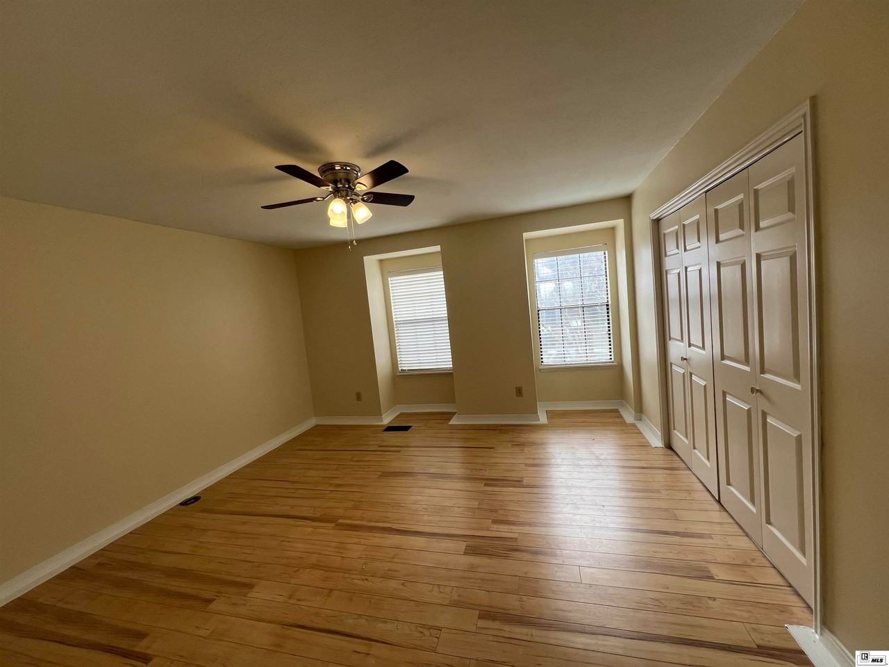 110 Westchase Dr - Photo 4 of 11