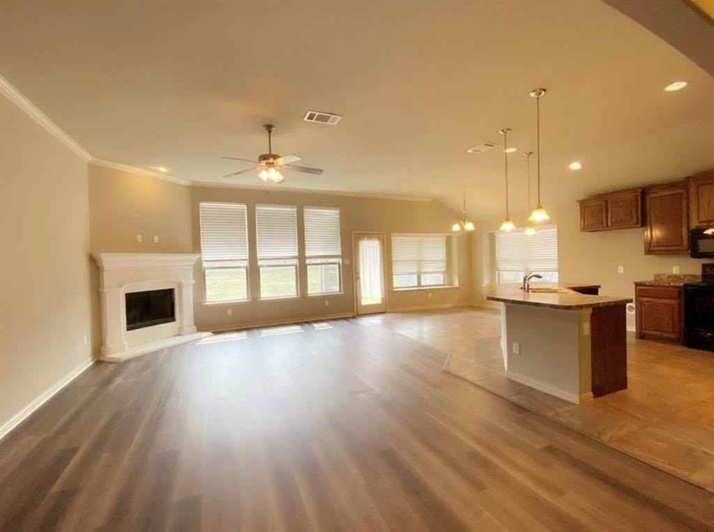 214 Timber Drive - Photo 7 of 36