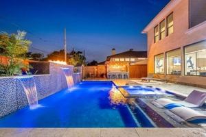 featured image of 4614 Newmore Ave